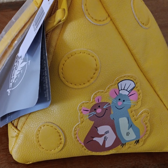 Disney Parks Remys Ratatouille Adventure Cheese Wristlet Handbag - Picture 2 of 12